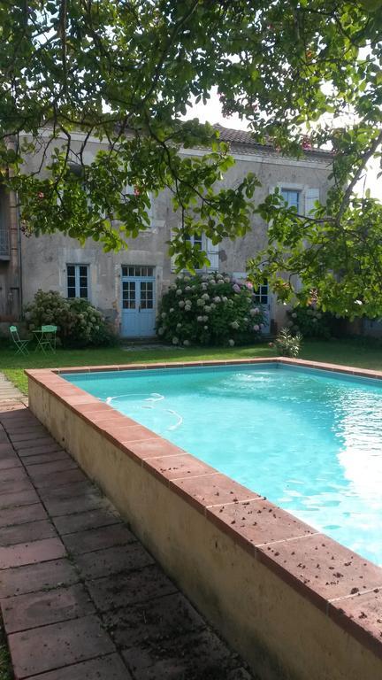 Maison Arriu Bed & Breakfast Montaut  Eksteriør bilde