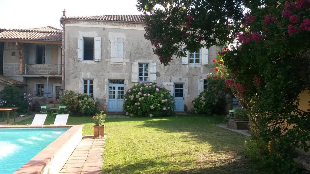 Maison Arriu Bed & Breakfast Montaut  Eksteriør bilde