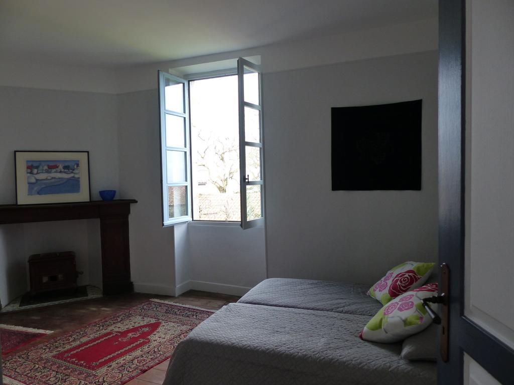 Maison Arriu Bed & Breakfast Montaut  Rom bilde